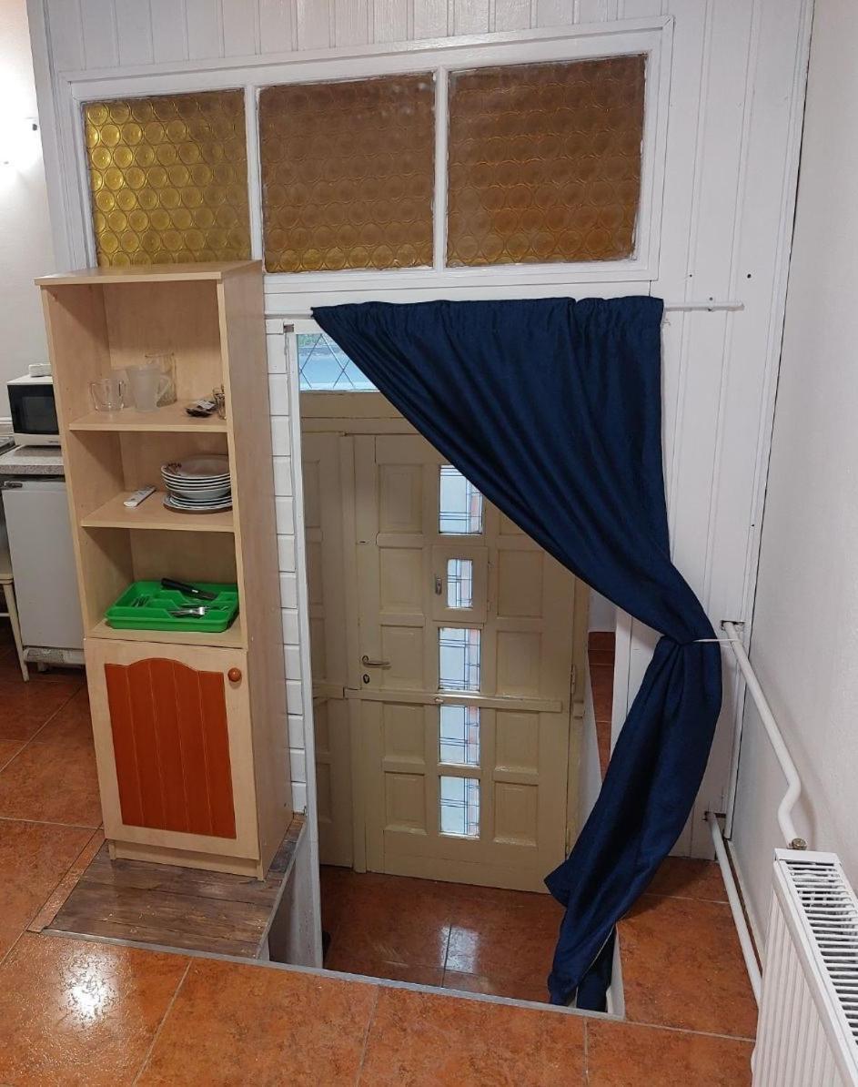 Red Locomotive Apartment บูดาเปสต์ ภายนอก รูปภาพ
