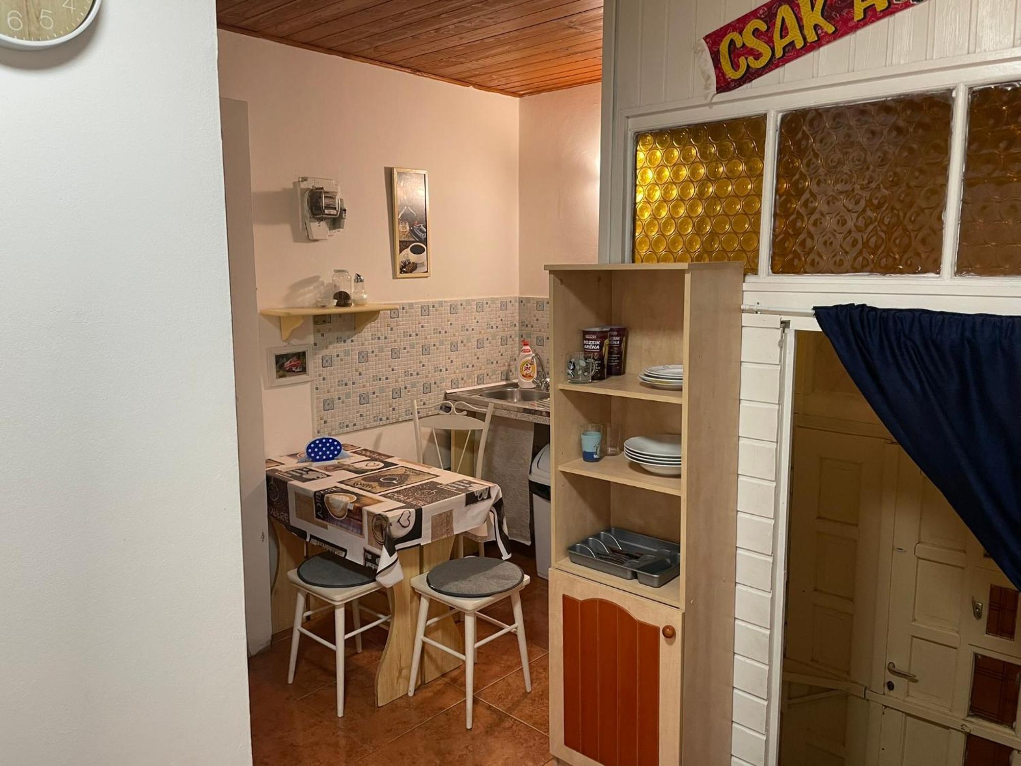 Red Locomotive Apartment บูดาเปสต์ ภายนอก รูปภาพ